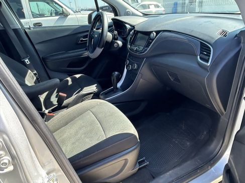 Used 2021 Chevrolet Trax LS w/ Tint and Cruise Package image 12