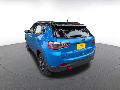 Used 2025 Jeep Compass Trailhawk AWD/4WD image 10