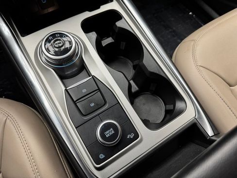 Certified 2022 Ford Explorer XLT w/ Equipment Group 202A image 20