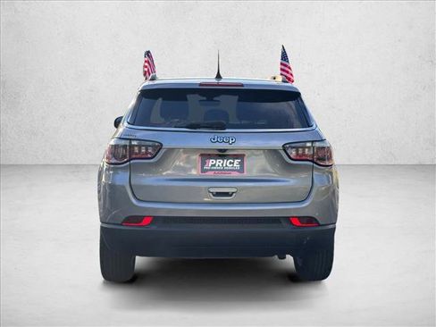 Used 2018 Jeep Compass Latitude w/ Popular Equipment Group image 6