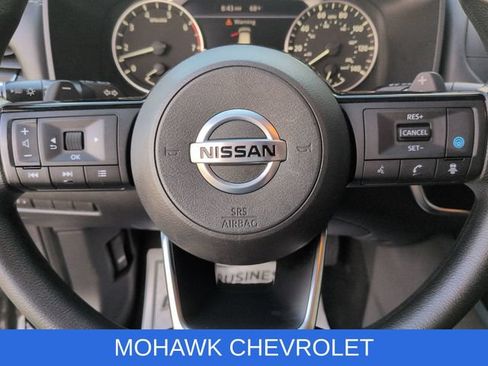 Used 2021 Nissan Rogue SV AWD/4WD image 17