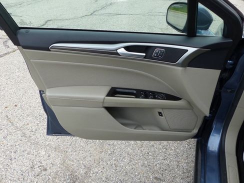 Used 2019 Ford Fusion SEL FWD image 21