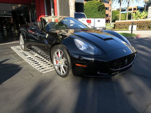 Used 2013 Ferrari California image 4