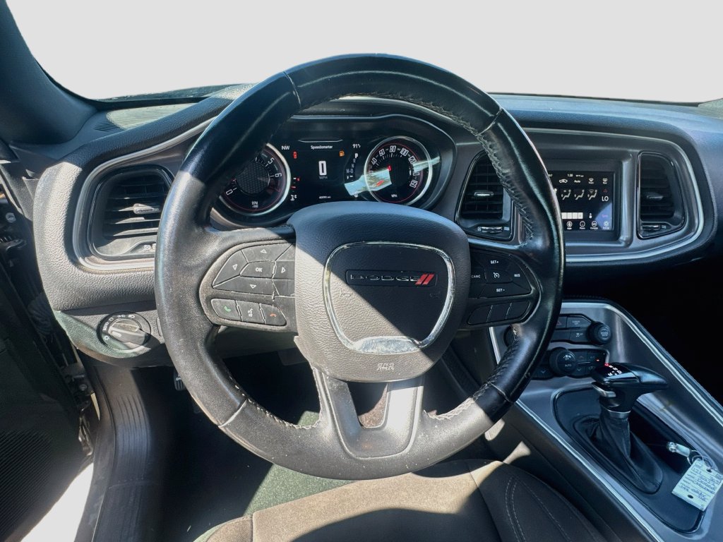 Used 2022 Dodge Challenger SXT RWD image 11