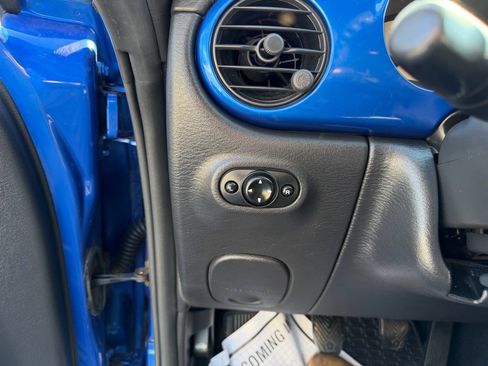 Used 2005 Chrysler PT Cruiser Base FWD image 21
