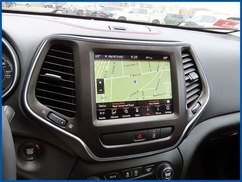 Used 2022 Jeep Cherokee Trailhawk w/ Sun, Sound & Nav Group image 16