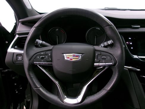 Used 2024 Cadillac XT6 Premium Luxury w/ Technology Package AWD/4WD image 7