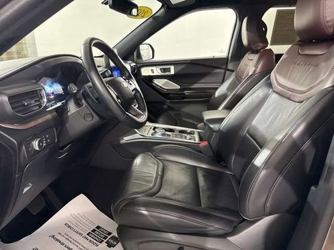 Used 2021 Ford Explorer Platinum w/ Equipment Group 601A AWD/4WD image 19