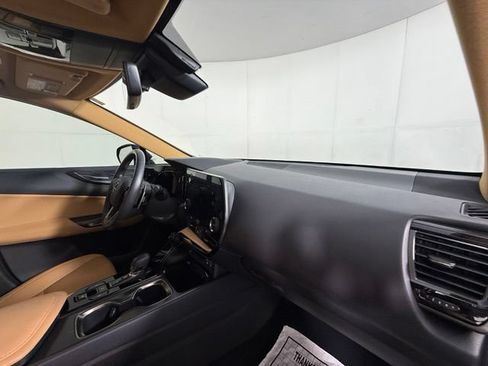 Used 2023 Lexus NX 250 FWD w/ Towing Package (2000 Lbs) image 33