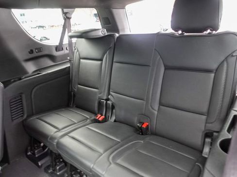 Used 2024 GMC Yukon XL Denali AWD/4WD image 27