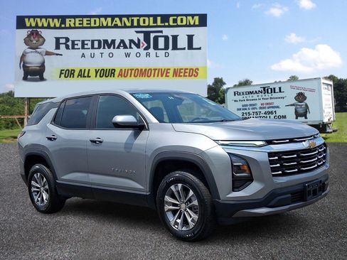 Used 2025 Chevrolet Equinox LT FWD image 1