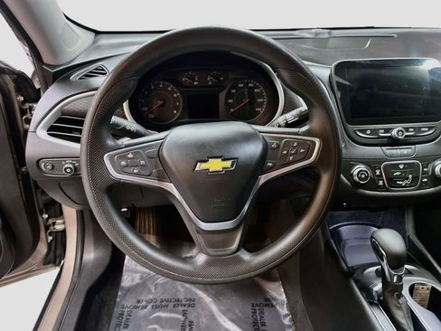 Used 2022 Chevrolet Malibu LS FWD image 11