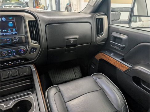 Used 2019 Chevrolet Silverado 2500 High Country w/ Duramax Plus Package AWD/4WD image 13