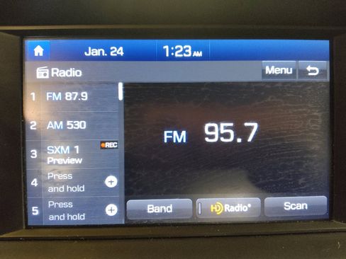 Used 2019 Hyundai Elantra Limited w/ Winter Weather Package image 25