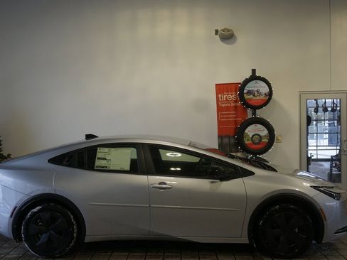 New 2026 Toyota Prius LE image 14