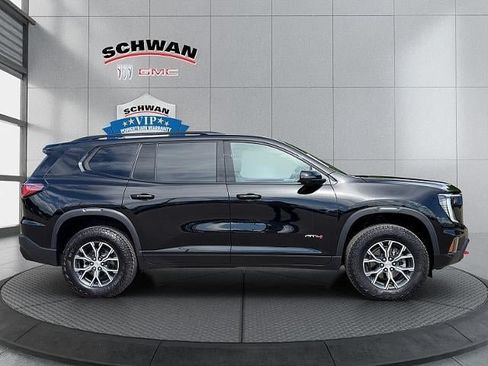 Used 2025 GMC Acadia AT4 w/ Luxury Package AWD/4WD image 3