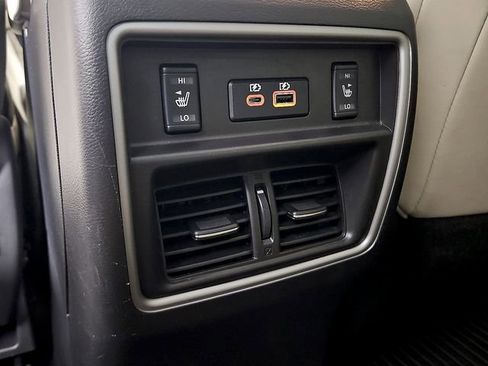 Used 2020 Nissan Murano SL w/ Moonroof Package image 12