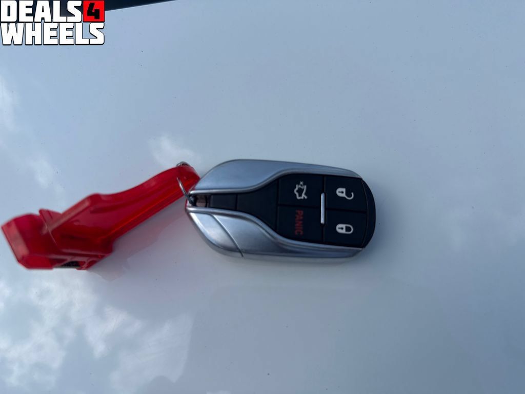 Used 2015 Maserati Ghibli RWD image 30