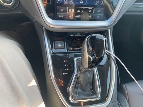 Used 2025 Subaru Outback Onyx Edition image 14