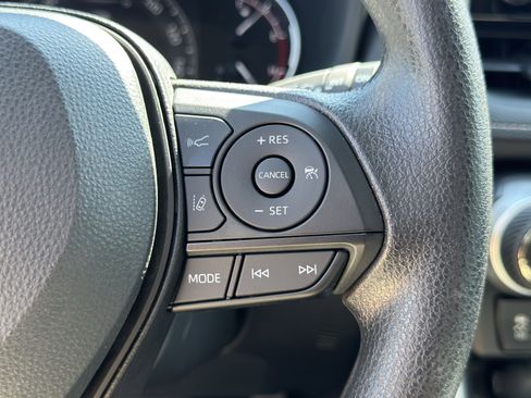 Used 2025 Toyota RAV4 XLE image 42