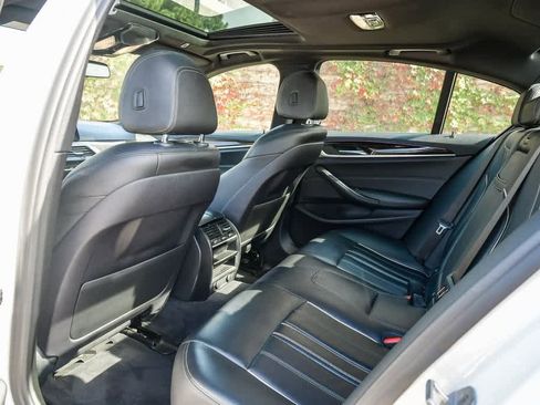 Used 2019 BMW 530e w/ Convenience Package image 18