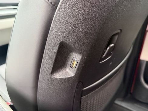 Used 2024 Kia Carnival LX image 25