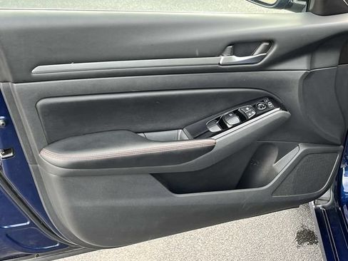 Used 2024 Nissan Altima 2.5 SR FWD image 23
