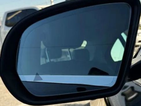 Used 2015 Mercedes-Benz C 300 Sedan image 6