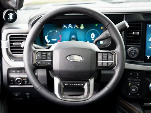 Used 2024 Ford F250 Platinum image 13