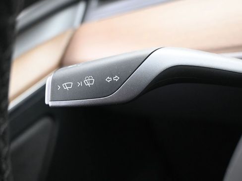 Used 2024 Tesla Model Y Long Range RWD image 23