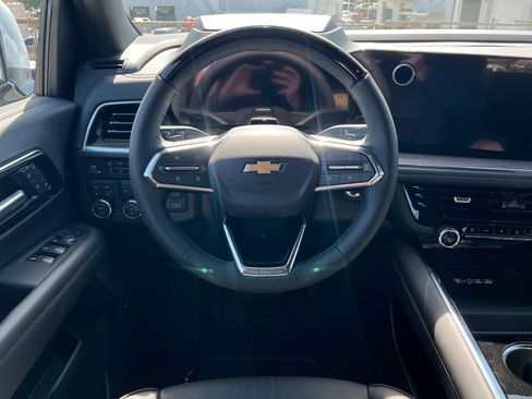 New 2026 Chevrolet Suburban High Country AWD/4WD image 13