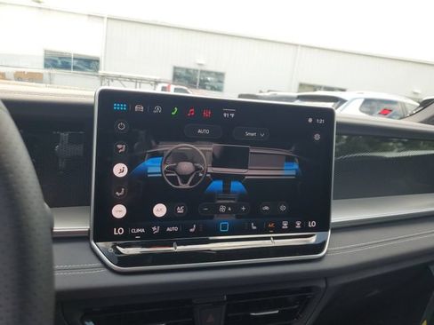 New 2026 Volkswagen Tiguan SE R-Line FWD image 20