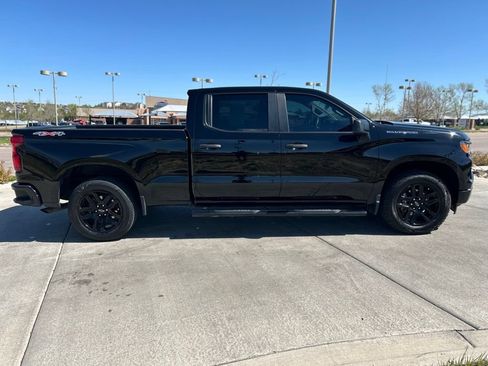 Used 2023 Chevrolet Silverado 1500 Custom AWD/4WD image 11