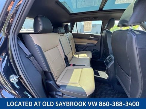 Certified 2023 Volkswagen Atlas Cross Sport SE w/ Panoramic Sunroof Package AWD/4WD image 24
