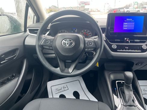 Used 2025 Toyota Corolla LE image 14