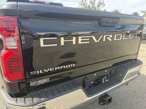 Used 2024 Chevrolet Silverado 2500 LT w/ Z71 Off-Road Package AWD/4WD image 31