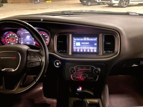 Used 2021 Dodge Charger SXT w/ Blacktop Package image 7