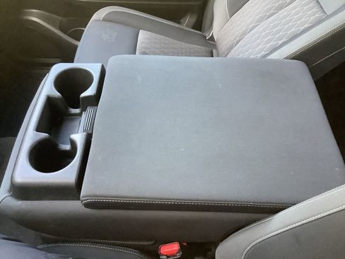 Used 2024 Nissan Titan SV image 24