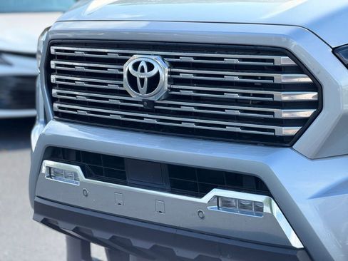 Used 2024 Toyota Tacoma Limited w/ Limited Package (LT) AWD/4WD image 9