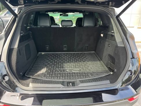 Used 2019 Lincoln MKC Reserve w/ MKC Technology Package FWD image 9