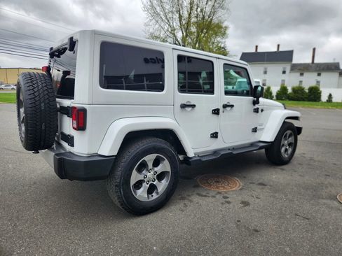 Used 2017 Jeep Wrangler Unlimited Sahara w/ Dual Top Group AWD/4WD image 14