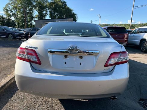 Used 2011 Toyota Camry XLE w/ XLE Extra-Value Pkg #2 FWD image 8
