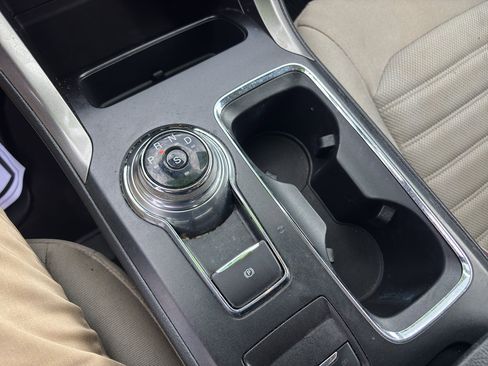 Used 2019 Ford Fusion SE image 13
