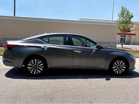 Certified 2025 Nissan Altima 2.5 SV FWD image 20