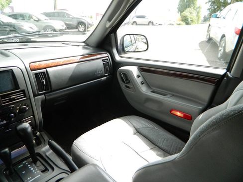 Used 2002 Jeep Grand Cherokee Overland AWD/4WD image 17