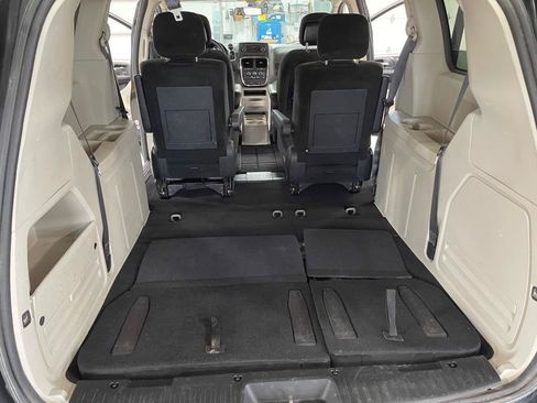 Used 2015 Dodge Grand Caravan SE w/ Quick Order Package 29E SE FWD image 16