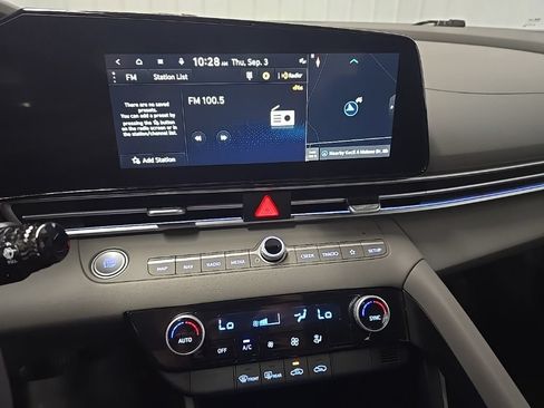 Used 2024 Hyundai Elantra SEL FWD image 28