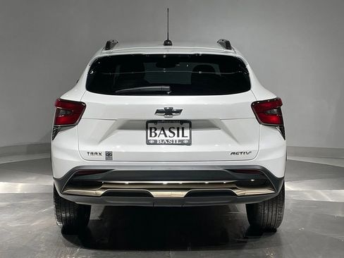 Used 2025 Chevrolet Trax ACTIV FWD image 12