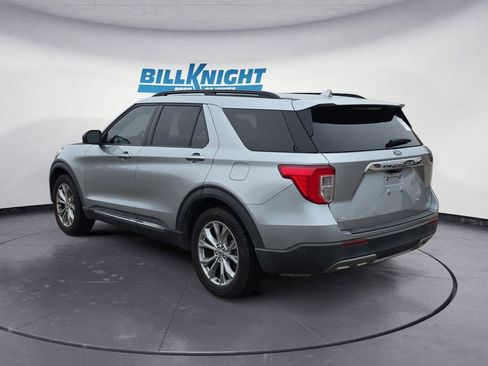 Used 2020 Ford Explorer XLT w/ Equipment Group 202A image 3