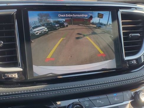 Used 2023 Chrysler Pacifica Limited w/ S Appearance Package image 22